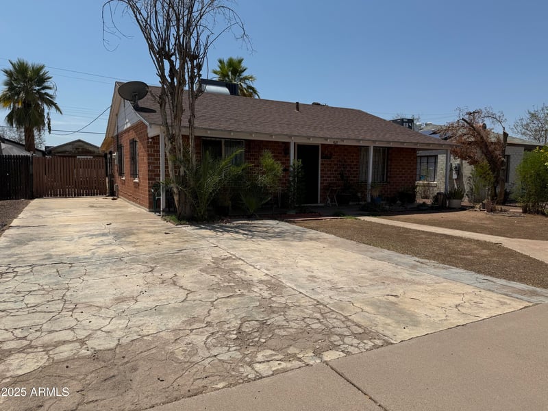 1621 Palm Ln, Phoenix, AZ 85006