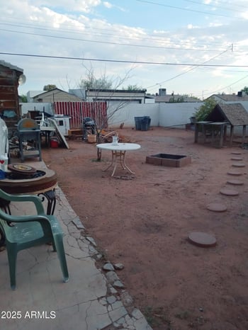 1621 Palm Ln, Phoenix, AZ 85006