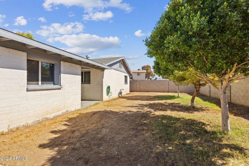 1621 W Geneva Dr, Tempe, AZ 85282