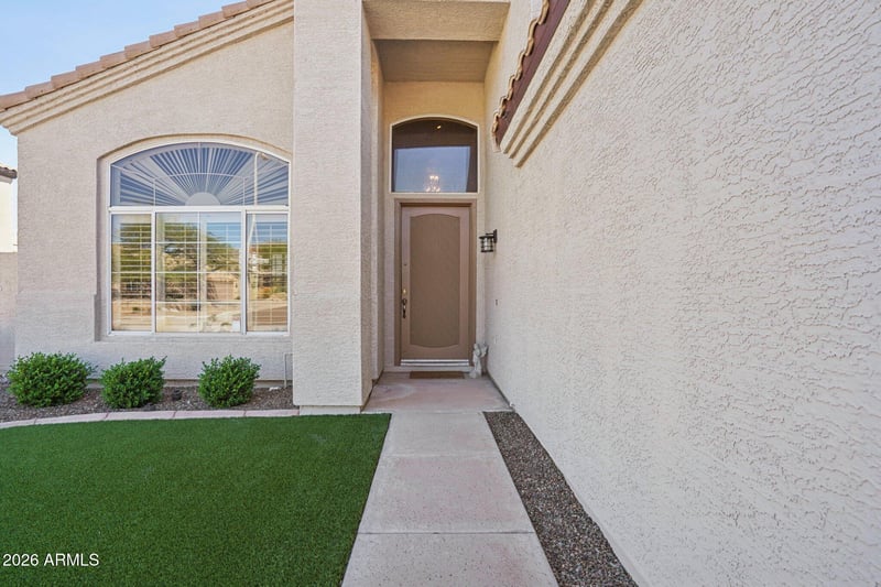 1621 W South Fork Dr, Phoenix, AZ 85045
