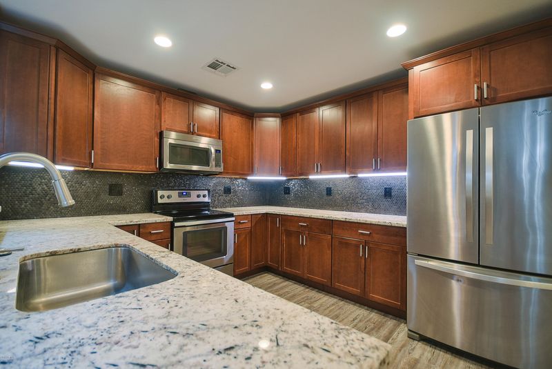 16210 N 37th Dr, Phoenix, AZ 85053