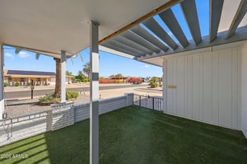 16210 N Meadow Park Dr, Sun City, AZ 85351