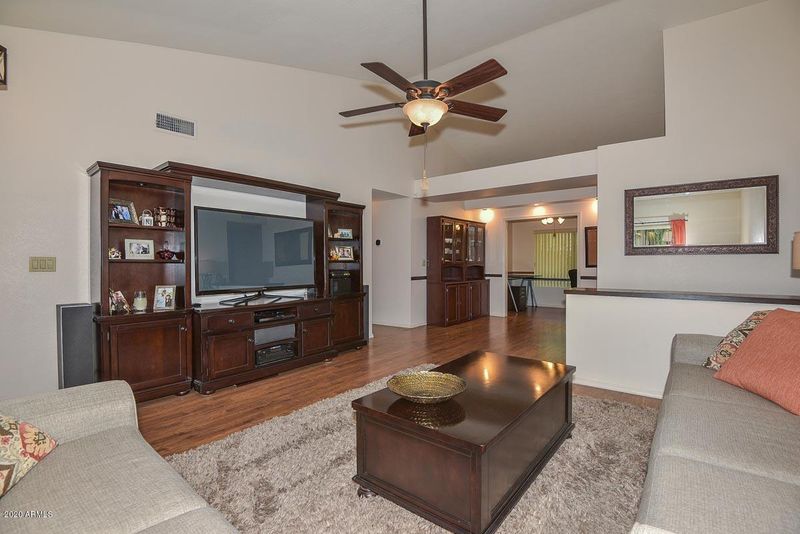 16215 N 60th Ave, Glendale, AZ 85306