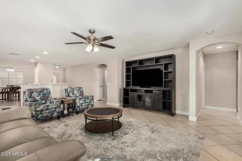 16219 Yucatan Dr, Surprise, AZ 85379