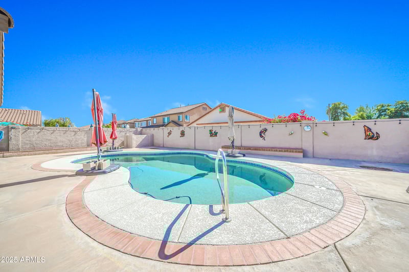 16219 Yucatan Dr, Surprise, AZ 85379