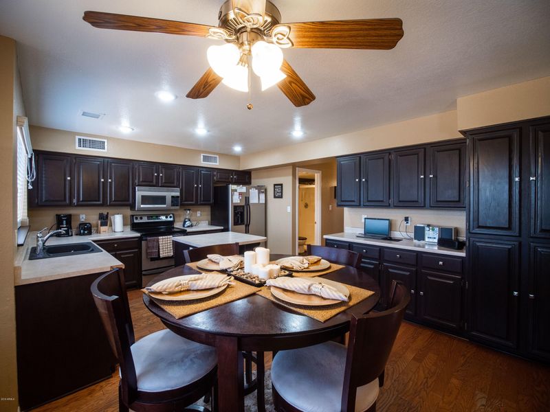 16220 N 65th Dr, Glendale, AZ 85306