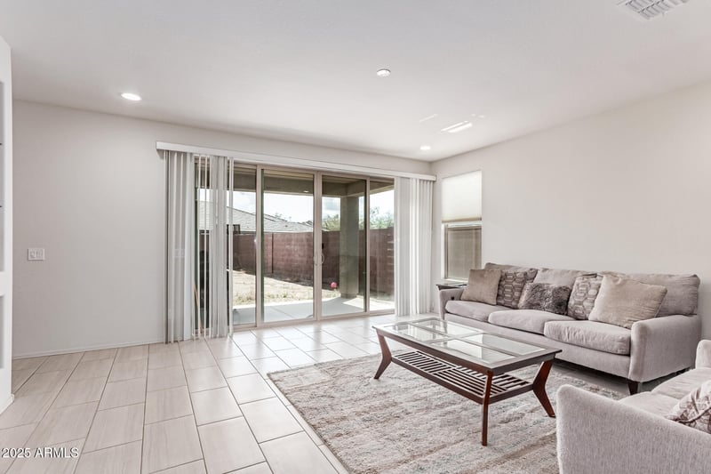 16221 Prickly Pear Trl, Surprise, AZ 85387