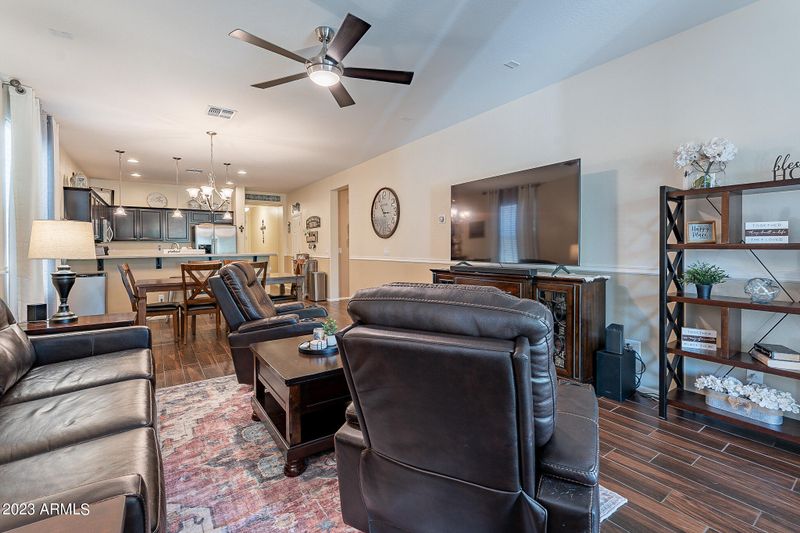 1623 S 104th Ln, Tolleson, AZ 85353
