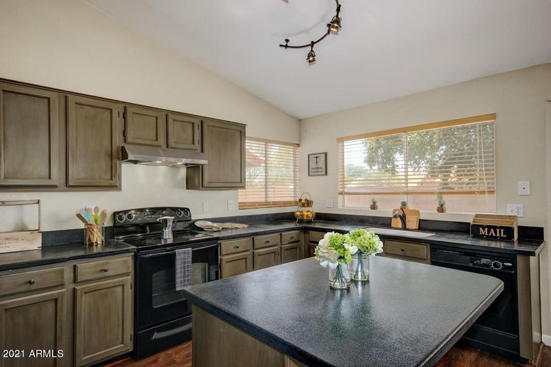16232 S 41st St, Phoenix, AZ 85048
