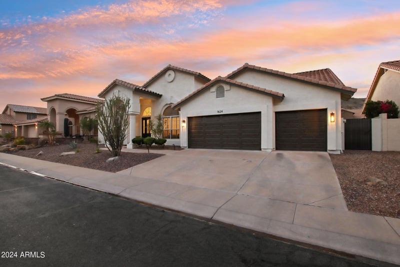 1624 E Briarwood Ter, Phoenix, AZ 85048