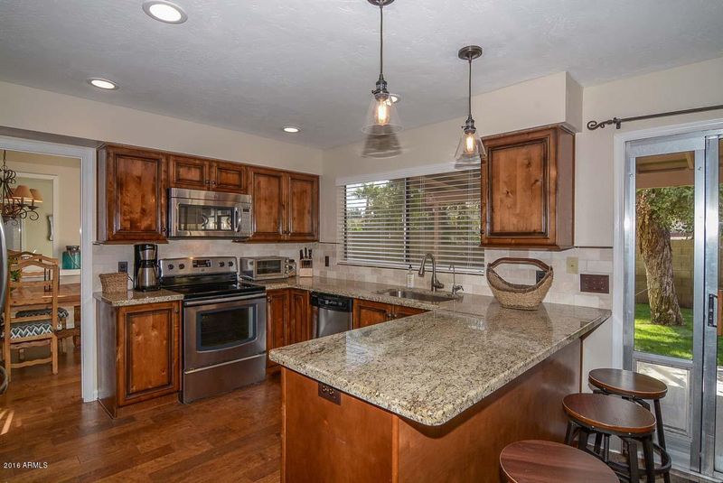 1625 E Villa Theresa Dr, Phoenix, AZ 85022