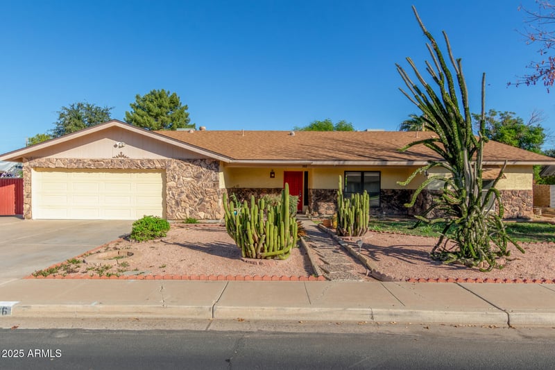 1626 Garnet Ave, Mesa, AZ 85204