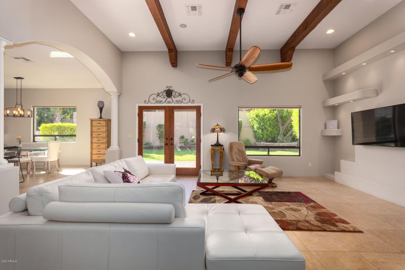 1627 E Paradise Ln, Phoenix, AZ 85022