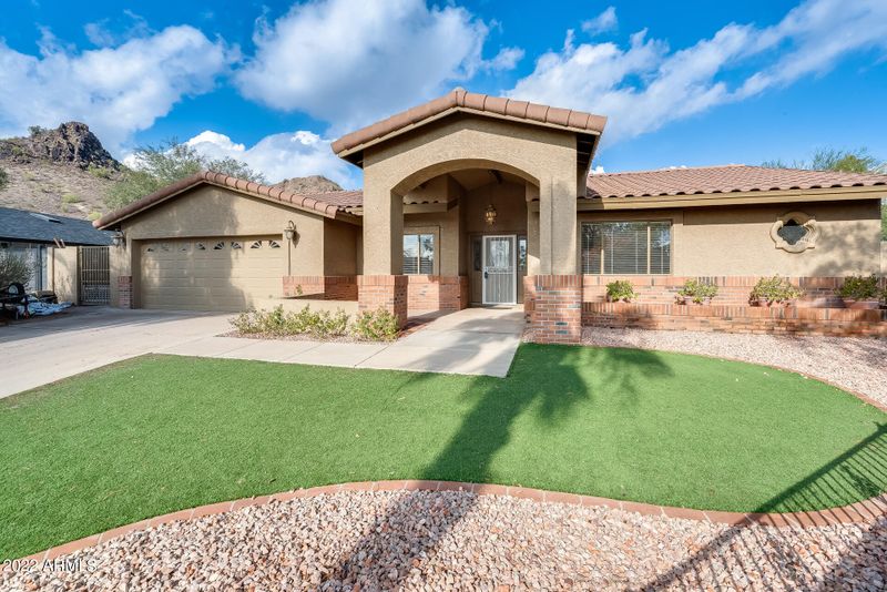1629 E Echo Ln, Phoenix, AZ 85020
