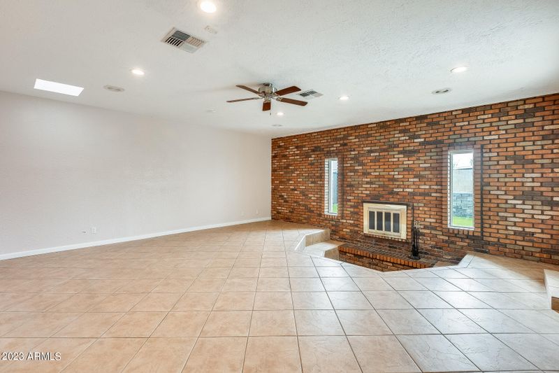 1629 E El Parque Dr, Tempe, AZ 85282