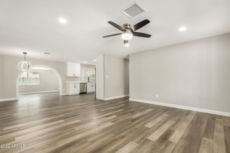 1629 W Morrow Dr, Phoenix, AZ 85027