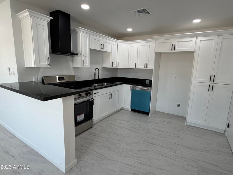 1629 Taro Ln, Phoenix, AZ 85027