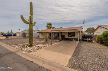 163 Peretz Cir, Morristown, AZ 85342