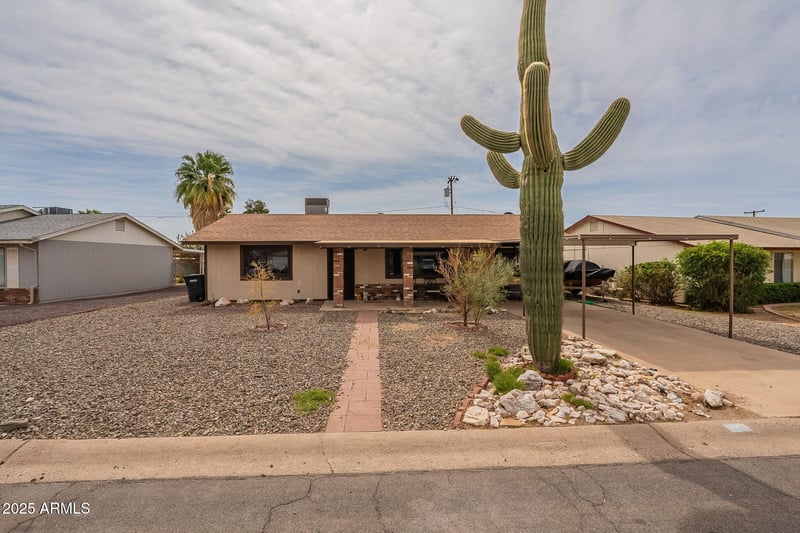 163 Peretz Cir, Morristown, AZ 85342