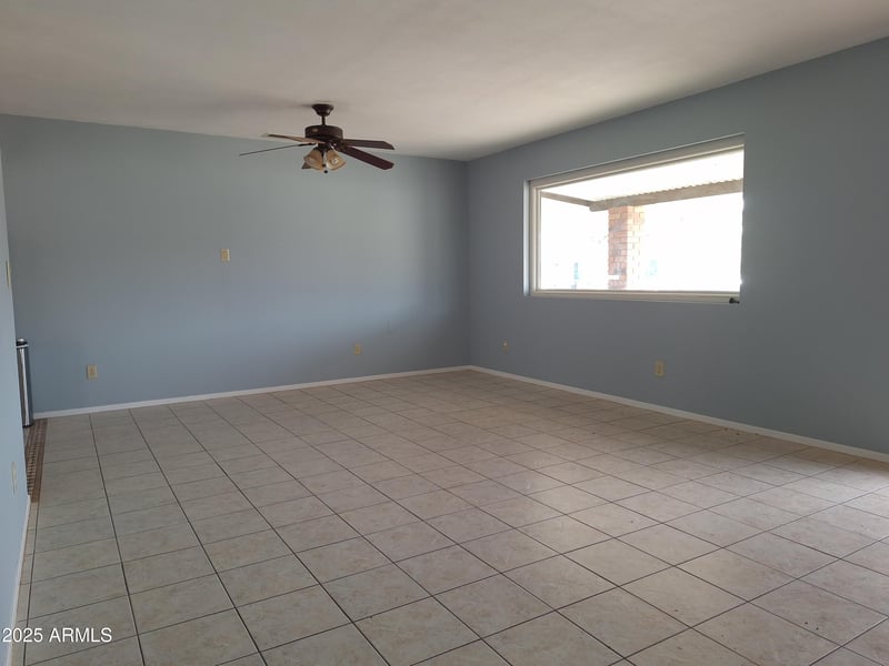 163 Peretz Cir, Morristown, AZ 85342