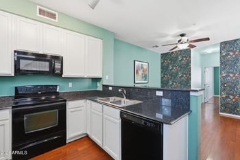 163 Campbell Ct, Gilbert, AZ 85233