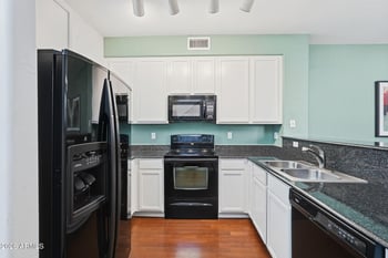 163 Campbell Ct, Gilbert, AZ 85233