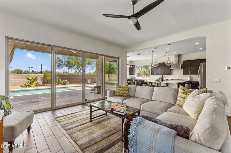 16303 2nd Ave, Phoenix, AZ 85023