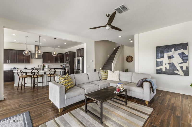 16303 2nd Ave, Phoenix, AZ 85023