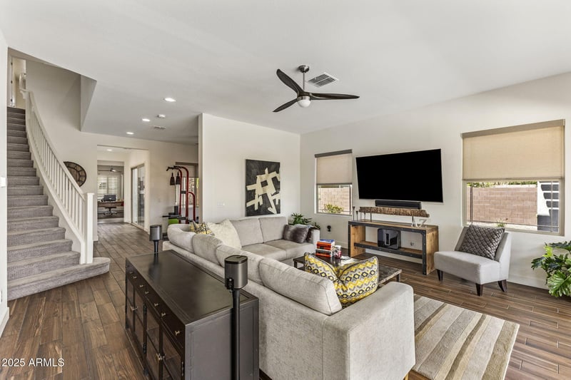 16303 2nd Ave, Phoenix, AZ 85023