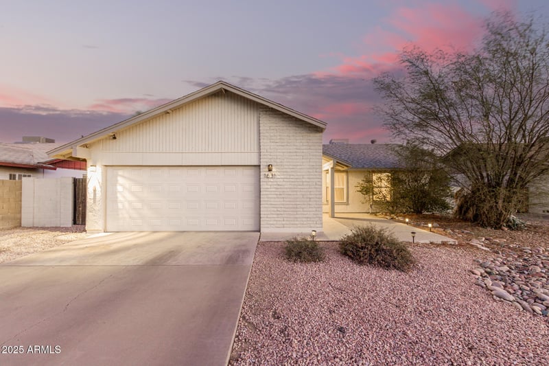 1631 Bell De Mar Dr, Tempe, AZ 85283