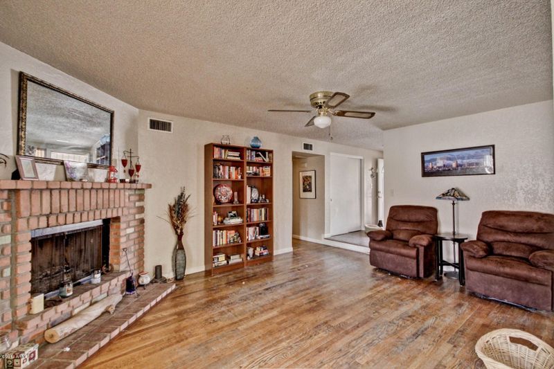1631 E Apollo Rd, Phoenix, AZ 85042