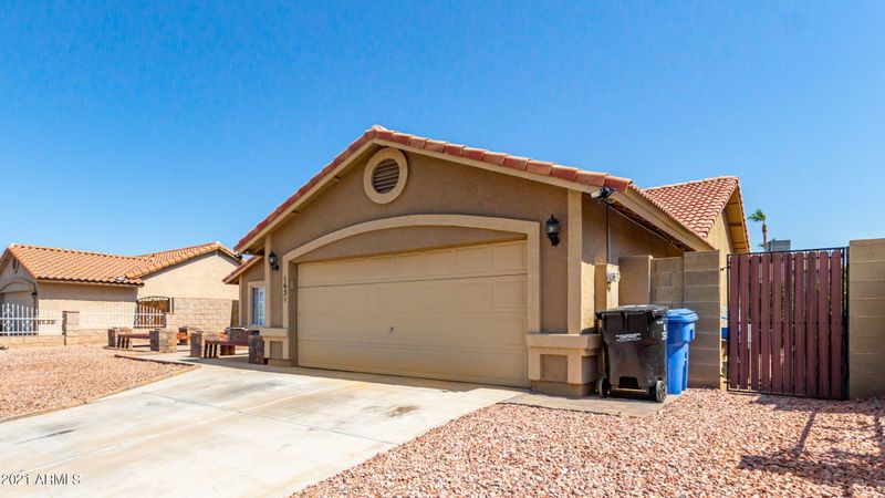 1631 E Vineyard Rd, Phoenix, AZ 85042