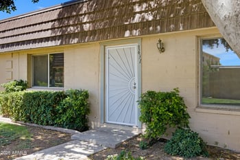 1631 Newport Dr, Tempe, AZ 85282