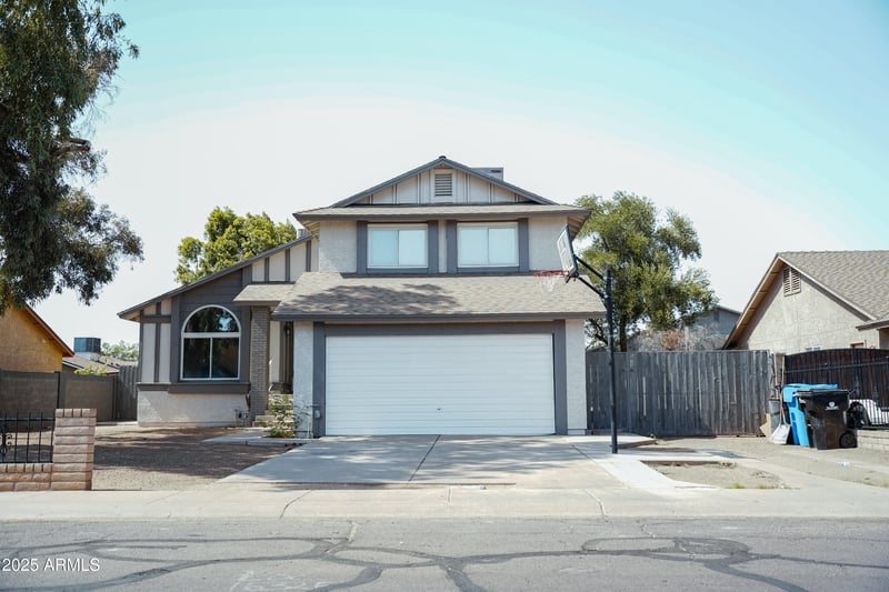 1632 Saint Charles Ave, Phoenix, AZ 85042