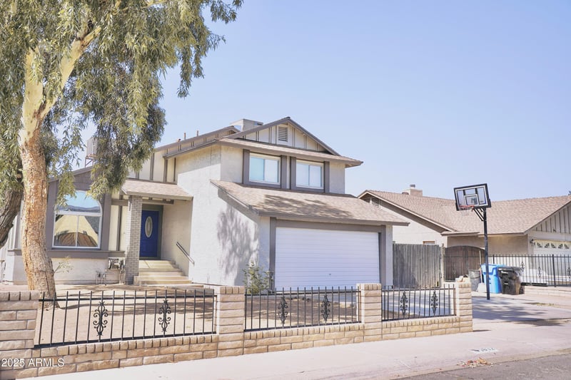 1632 Saint Charles Ave, Phoenix, AZ 85042