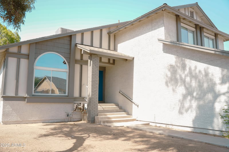 1632 Saint Charles Ave, Phoenix, AZ 85042