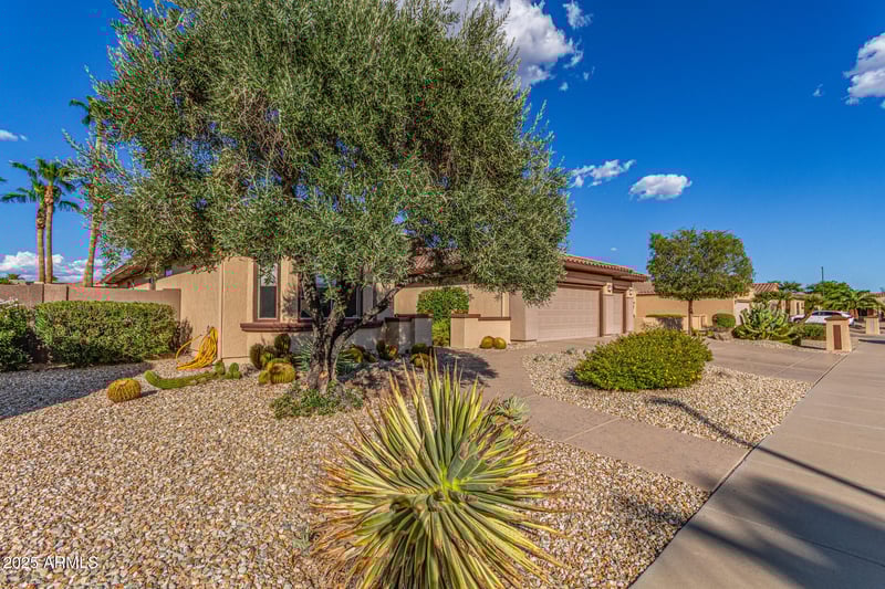 16322 Sentinal Rock Ln, Surprise, AZ 85387