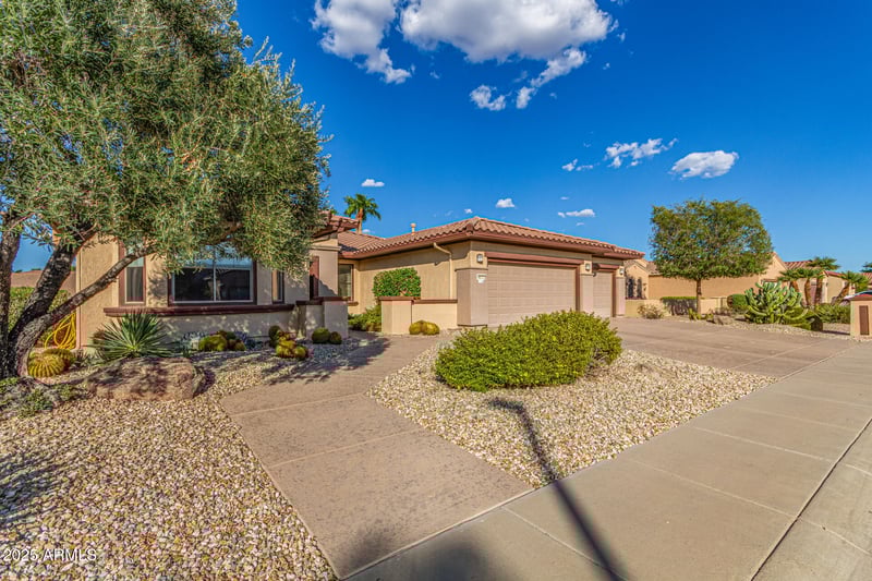 16322 Sentinal Rock Ln, Surprise, AZ 85387