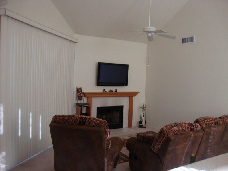 1633 E Lakeside Dr #113, Gilbert, AZ 85234