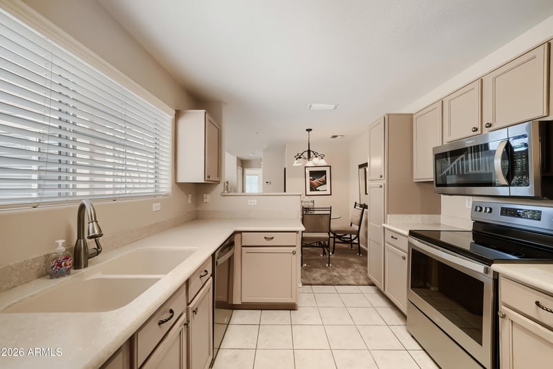 1633 E Lakeside Dr #120, Gilbert, AZ 85234