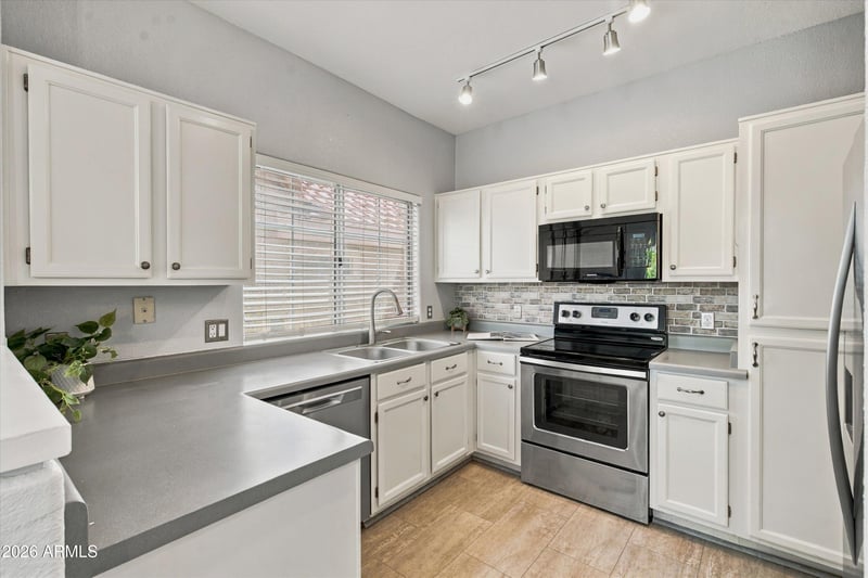 1633 E Lakeside Dr #165, Gilbert, AZ 85234