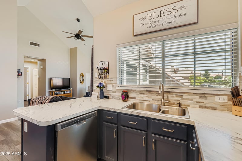 1633 Lakeside Dr #108, Gilbert, AZ 85234