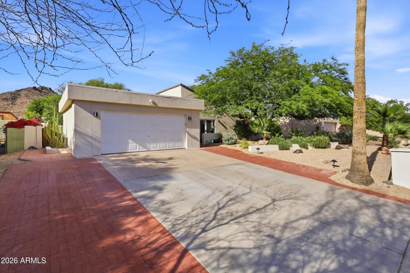 1634 E Echo Ln, Phoenix, AZ 85020