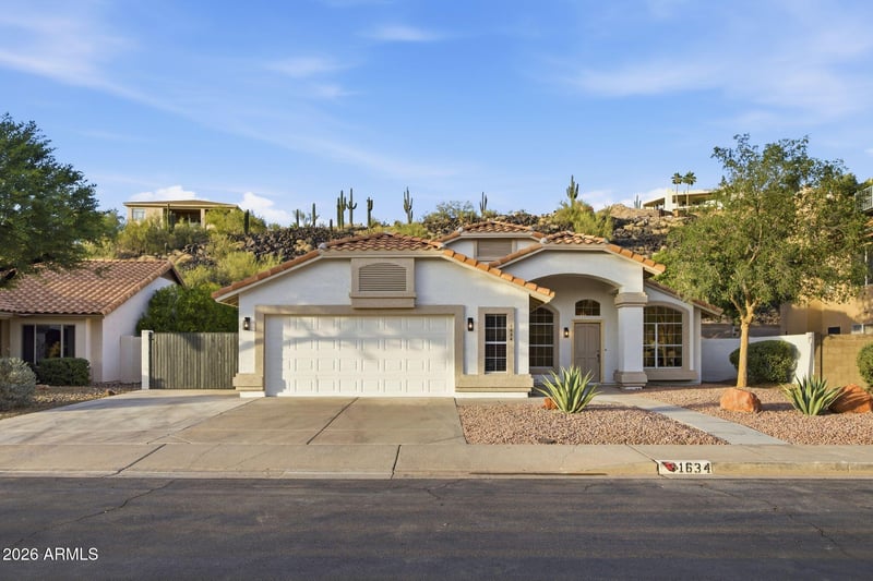 1634 W Acoma Dr, Phoenix, AZ 85023