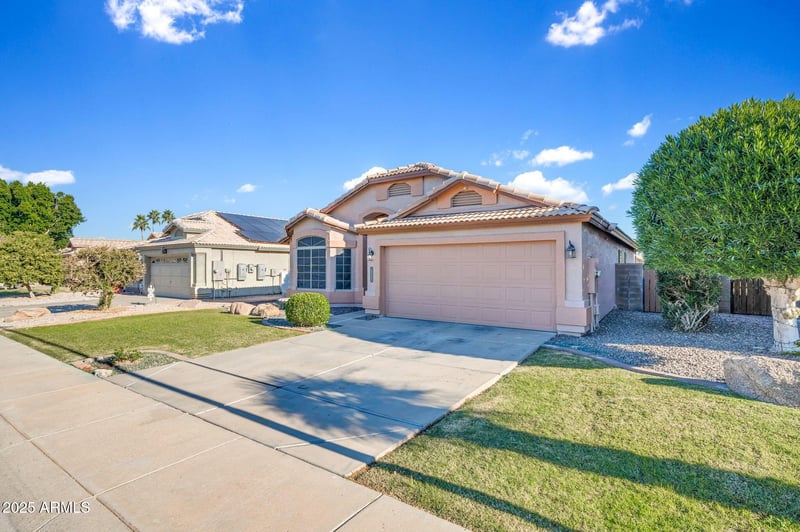 16343 Oachs Dr, Surprise, AZ 85374