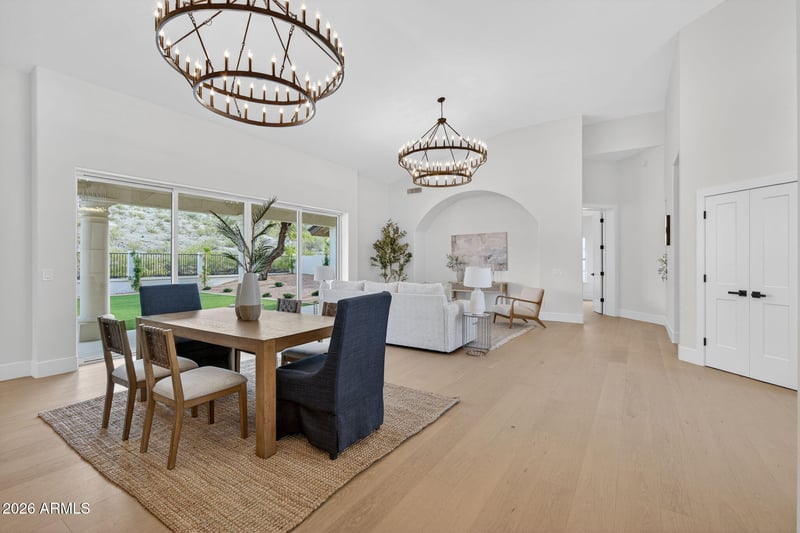 1635 E Silverwood Dr, Phoenix, AZ 85048