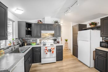1635 Libby St, Phoenix, AZ 85022