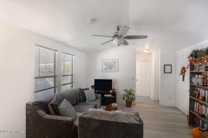 1635 Libby St, Phoenix, AZ 85022