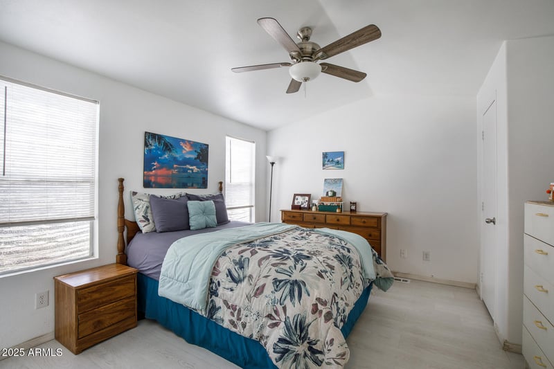 1635 Libby St, Phoenix, AZ 85022