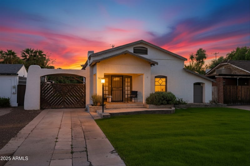 1637 Earll Dr, Phoenix, AZ 85016